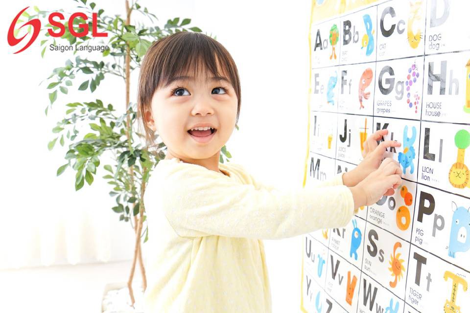 Khi nào cha mẹ nên bắt đầu cho trẻ học ngoại ngữ?
